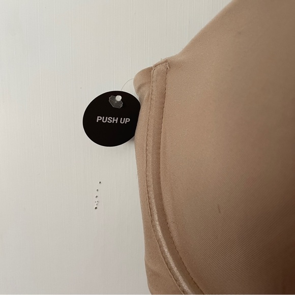 b.tempt’s by Wacoal Push-Up Bra with Removable Straps- NWT - Picture 2 of 4